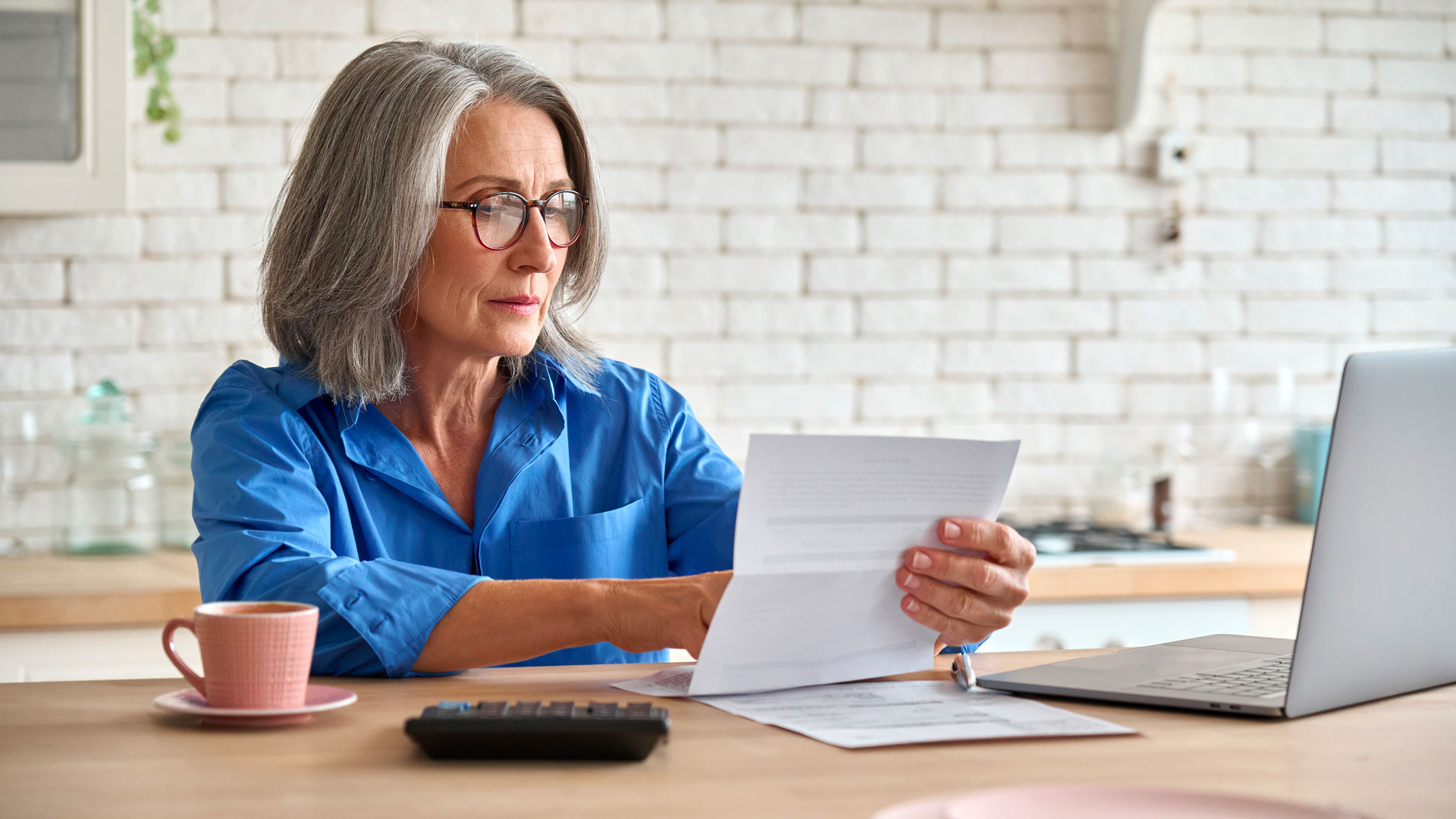 découvrez notre comparateur de mutuelles spécialement conçu pour les seniors. comparez les offres, trouvez la couverture qui vous convient et assurez-vous une protection santé adaptée à vos besoins et votre budget.