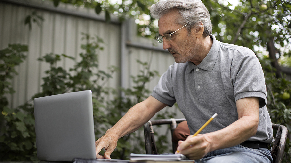 découvrez les meilleures mutuelles seniors en 2023, adaptées à vos besoins spécifiques et à votre budget. protégez votre santé et votre bien-être avec des garanties sur mesure et des conseils d'experts pour un choix éclairé.