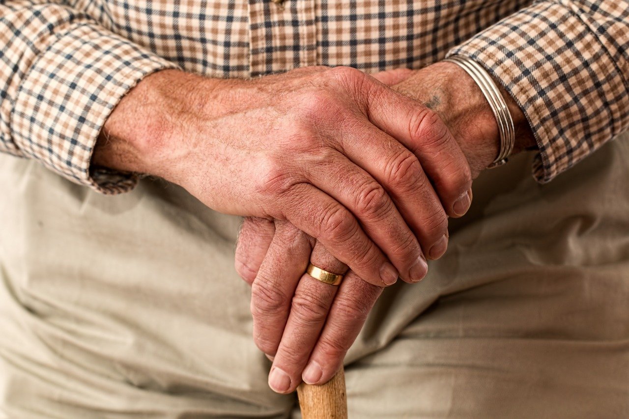 découvrez nos services d'accompagnement dédiés aux seniors, offrant soutien, écoute et solutions sur mesure pour améliorer leur quotidien et favoriser leur autonomie.