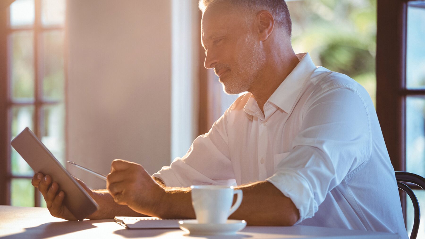 découvrez comment assurer votre santé tout au long de votre retraite. conseils pratiques, ressources et stratégies pour vivre une vieillesse en pleine forme et profiter pleinement de cette période de la vie.