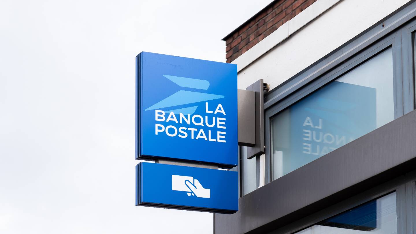 découvrez la banque postale essentielle : une solution bancaire adaptée à vos besoins quotidiens, alliant simplicité et accessibilité. profitez de services en ligne performants et d'une gestion claire de vos finances.